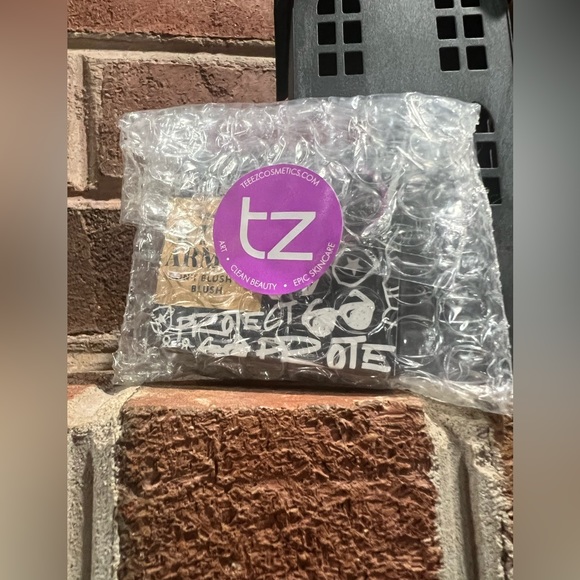 TEEEZ COSMETICS | Suit of Armor Dont Blush Me Blusher in Mauve - Picture 6 of 7